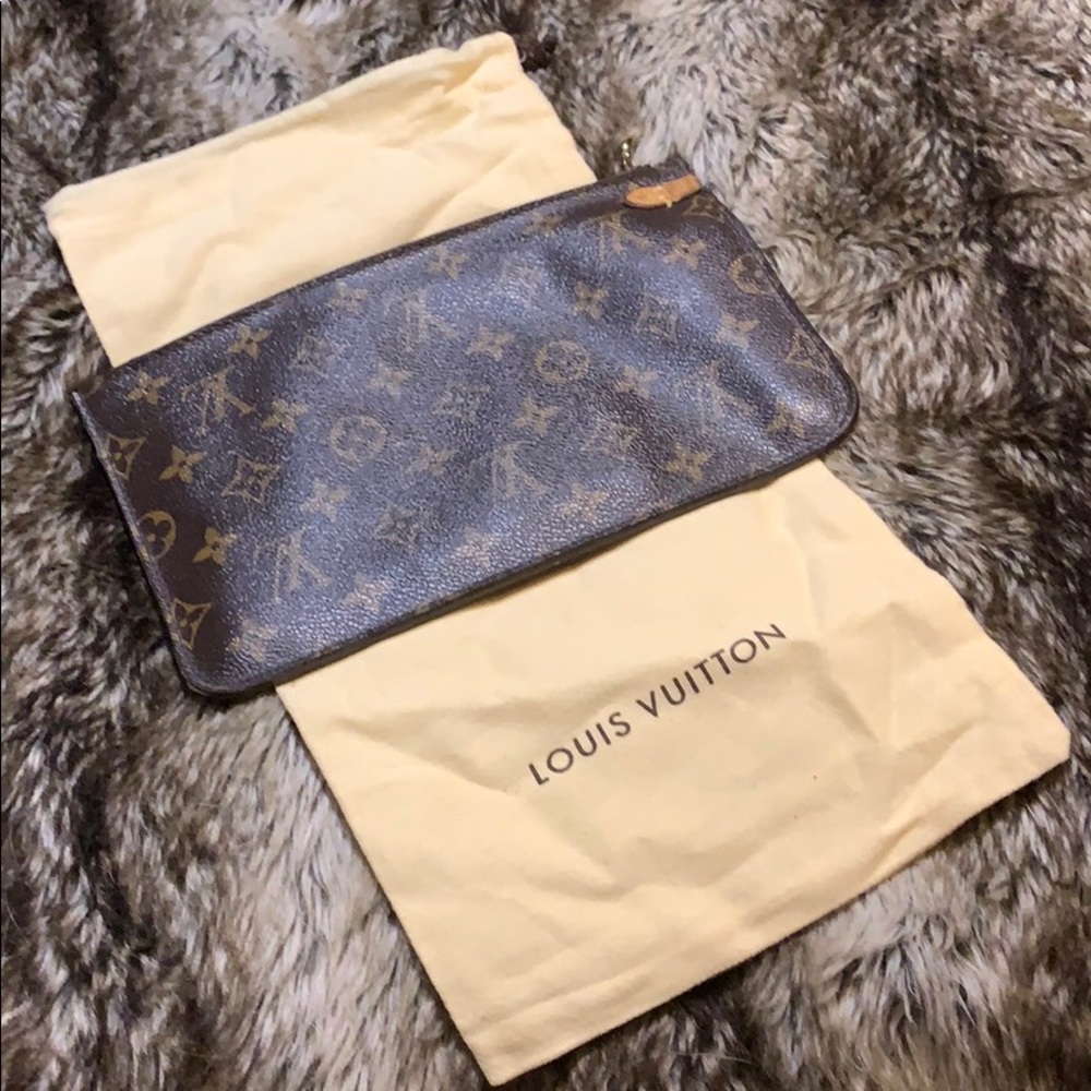 Louis Vuitton Monogram Neverfull MM GM Pouchette